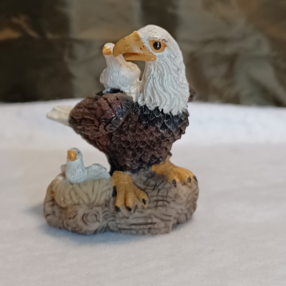 NOS Vintage Polyresin Bald Eagle With Two Eaglets Perched On A Branch IAC 1998.